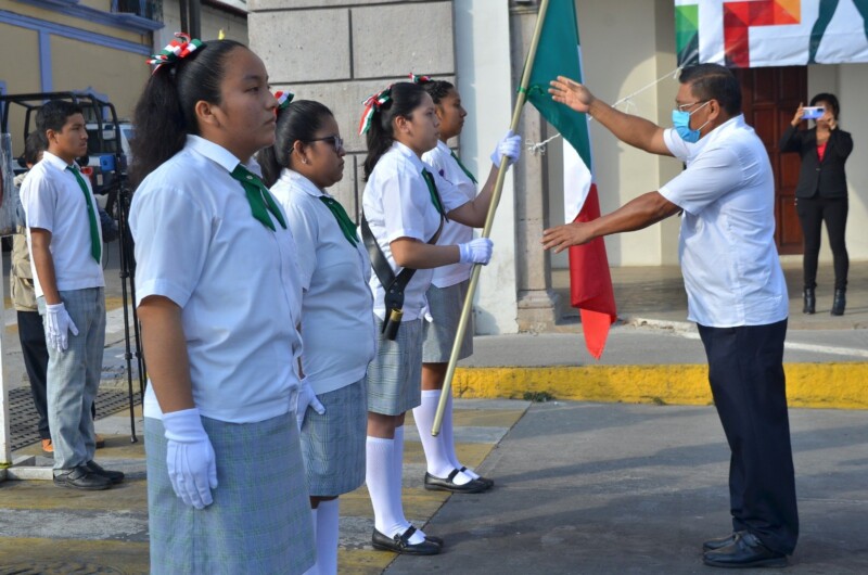 Estudiantes de la Telesecundaria Niños Héroes de Chapultepec, encabezan